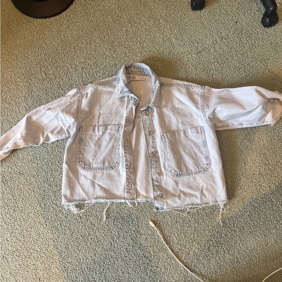 ZARA Cropped Denim Jacket - size M - Picture 7 of 9